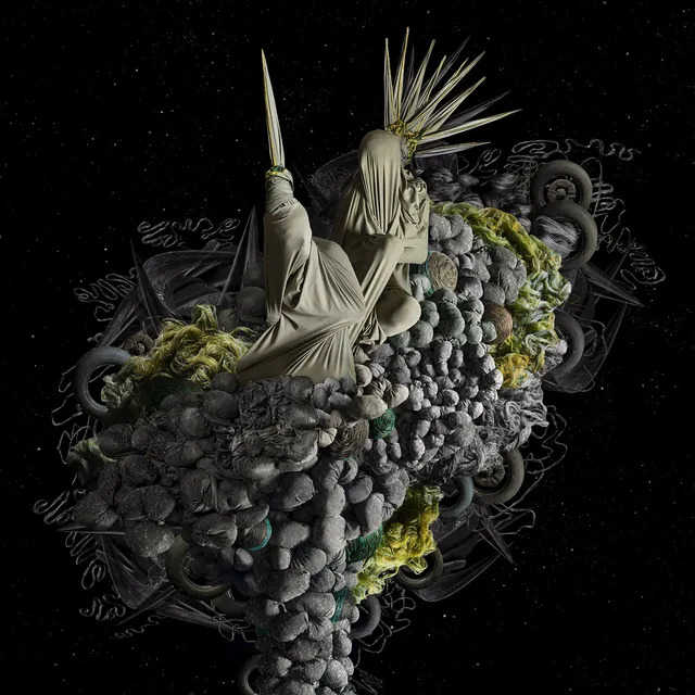 Fotografía performática de Lizette Abraham: figura sobre un cúmulo de piedras grises